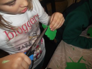 recortar arbol navidad de fieltro