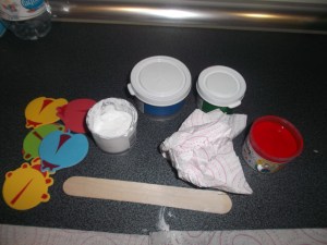 MARCAPAGINAS CON PALOS DE MADERA Y FIELTRO