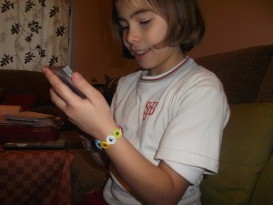 pulsera con botones de colores