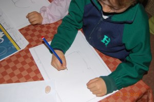 Dibujo de elefante al pastel pintado por niños 3