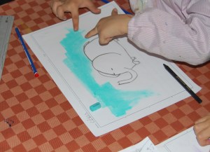 Dibujo de elefante al pastel pintado por niños 6