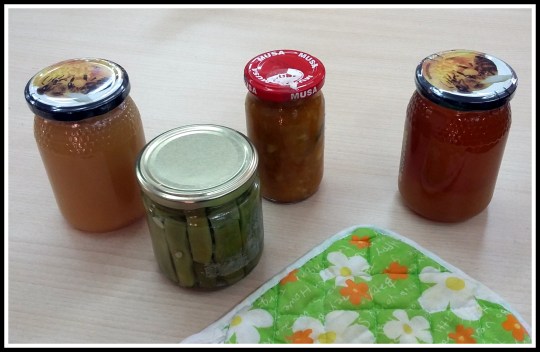 taller-de-conservas-en-el-caserio-del-henares-con-sabores-de-la-tierra-3